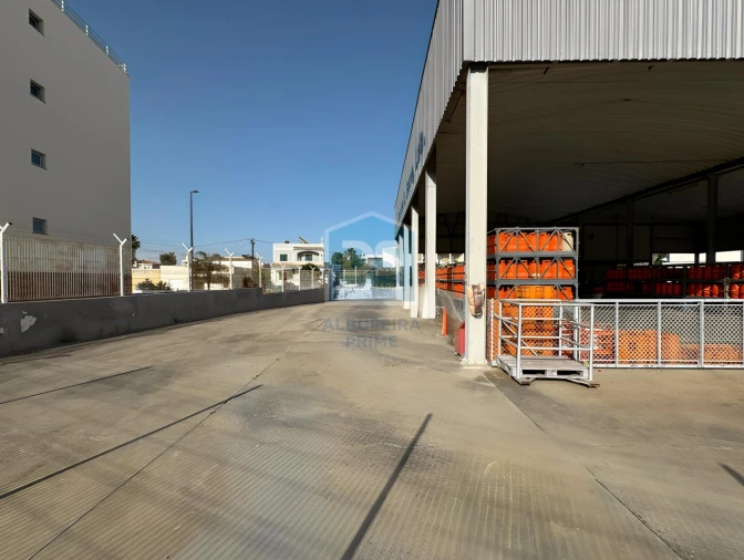 Armazém para Venda em Olhão Foto 14