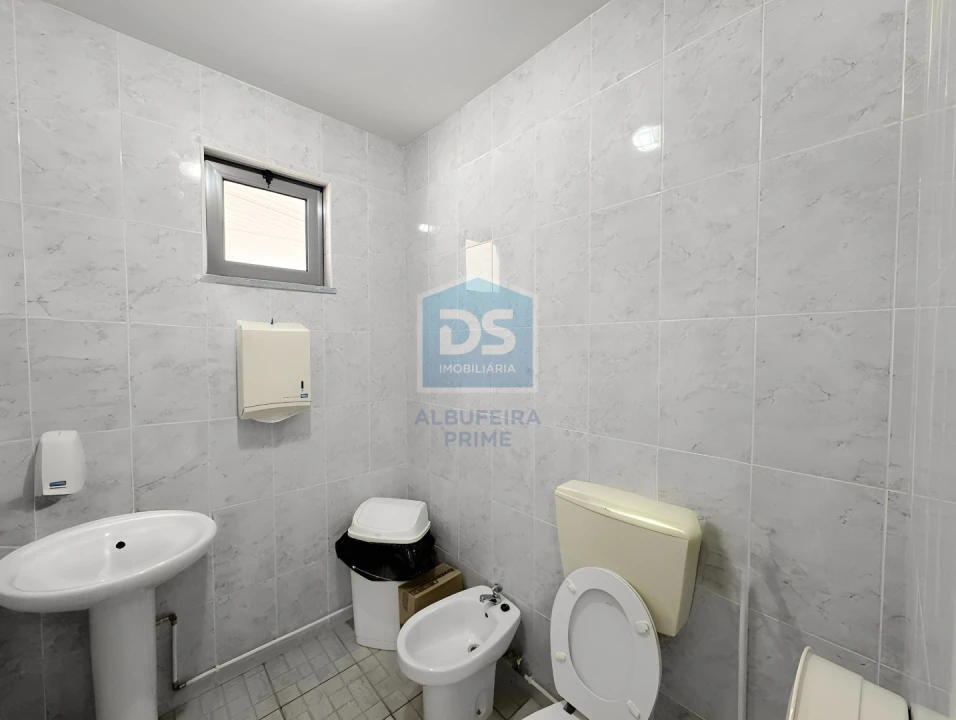 Armazém para Venda em Olhão Foto 35