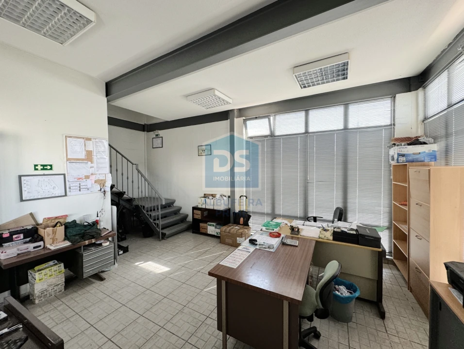 Armazém para Venda em Olhão Foto 22