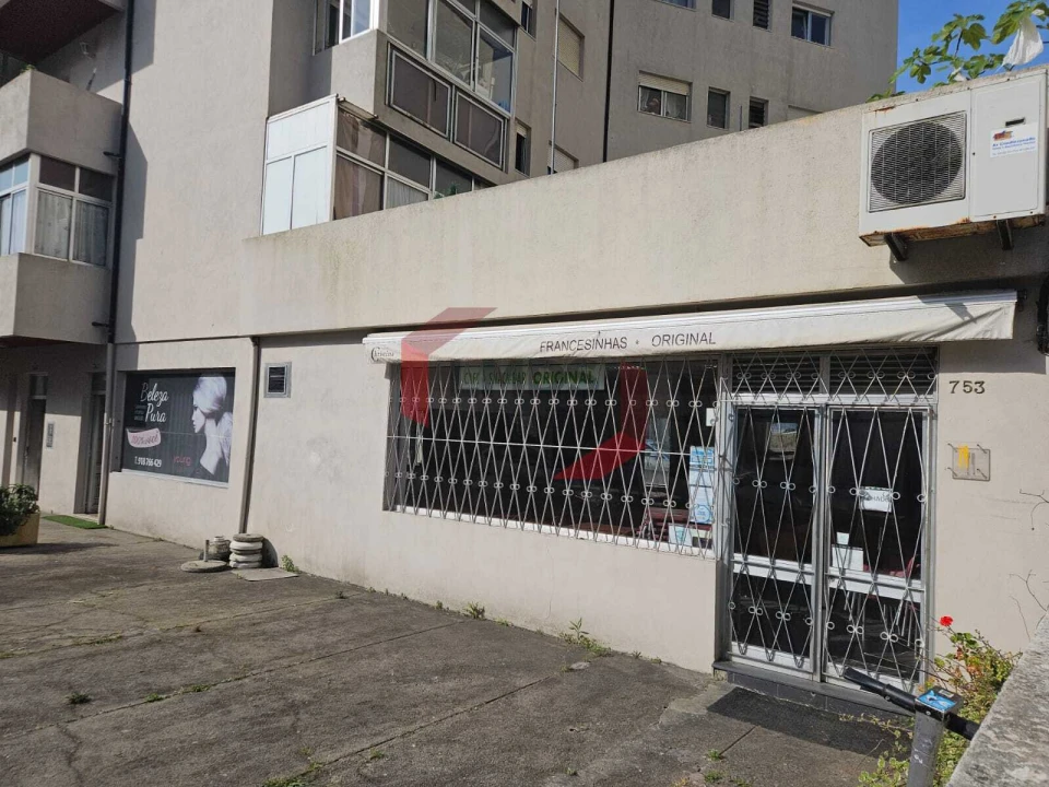 Loja para Venda em São Mamede de Infesta e Senhora da Hora Foto 10