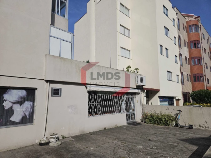 Loja para Venda em São Mamede de Infesta e Senhora da Hora Foto 12