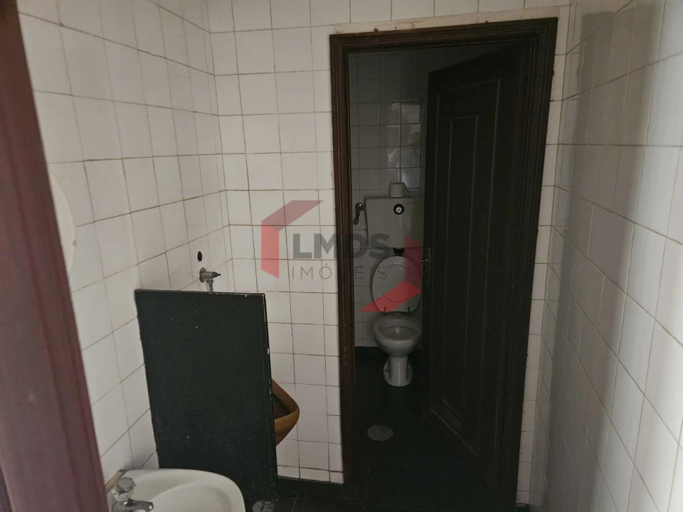 Loja para Venda em São Mamede de Infesta e Senhora da Hora Foto 17