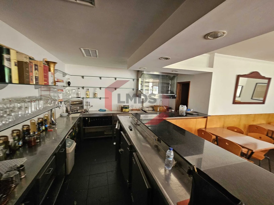 Loja para Venda em São Mamede de Infesta e Senhora da Hora Foto 14