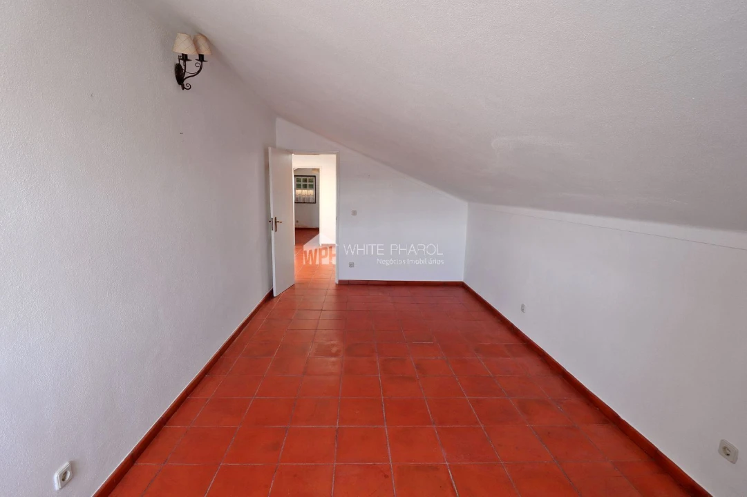 Moradia T5 para Venda em Santo Estêvão Foto 23