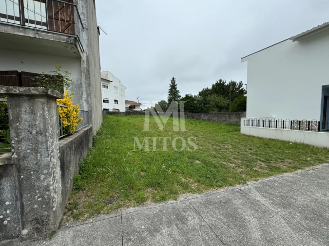Terreno para Venda em Santa Marta de Portuzelo Foto 2