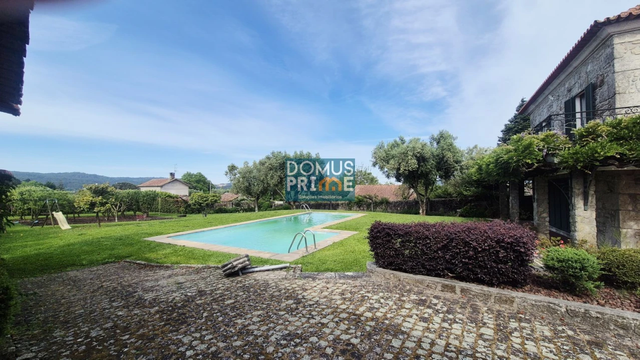 Moradia T5 para Venda em Forjães Foto 2