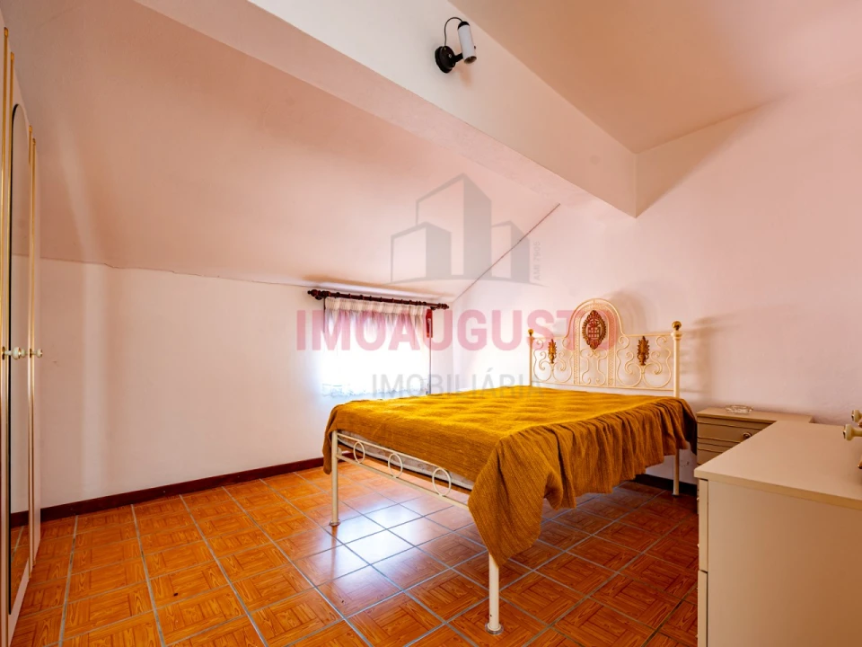 Moradia T5 para Venda em Sazes da Beira Foto 15