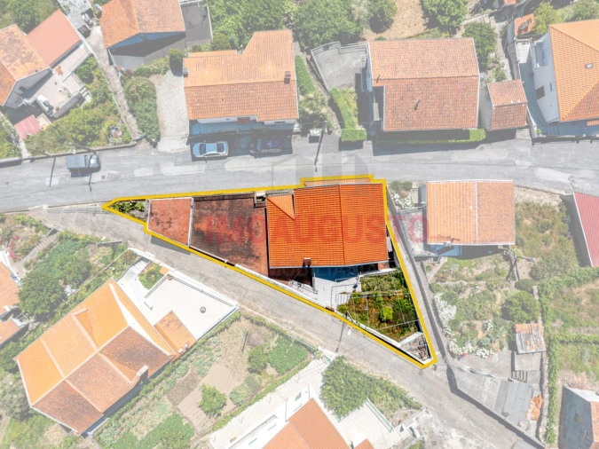 Moradia T5 para Venda em Sazes da Beira Foto 2