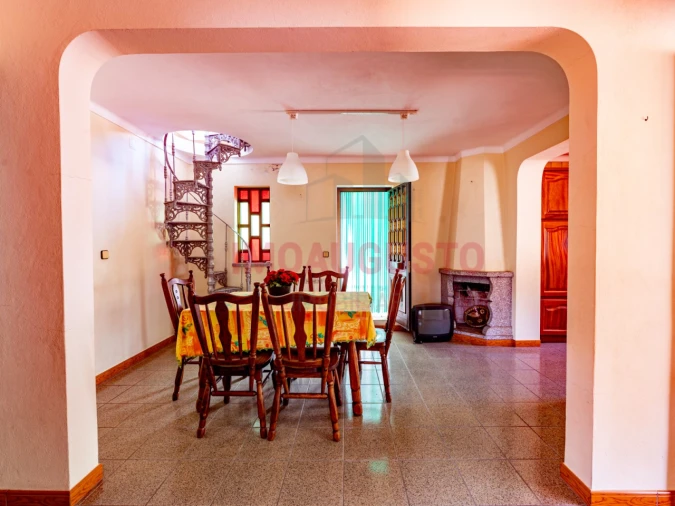 Moradia T5 para Venda em Sazes da Beira Foto 7