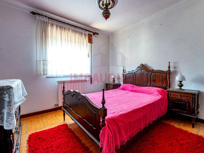 Moradia T5 para Venda em Sazes da Beira Foto 11