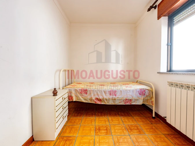 Moradia T5 para Venda em Sazes da Beira Foto 13