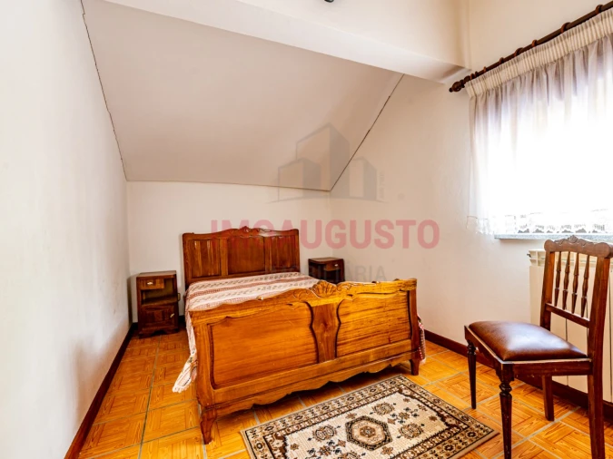 Moradia T5 para Venda em Sazes da Beira Foto 17