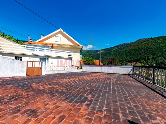 Moradia T5 para Venda em Sazes da Beira Foto 29