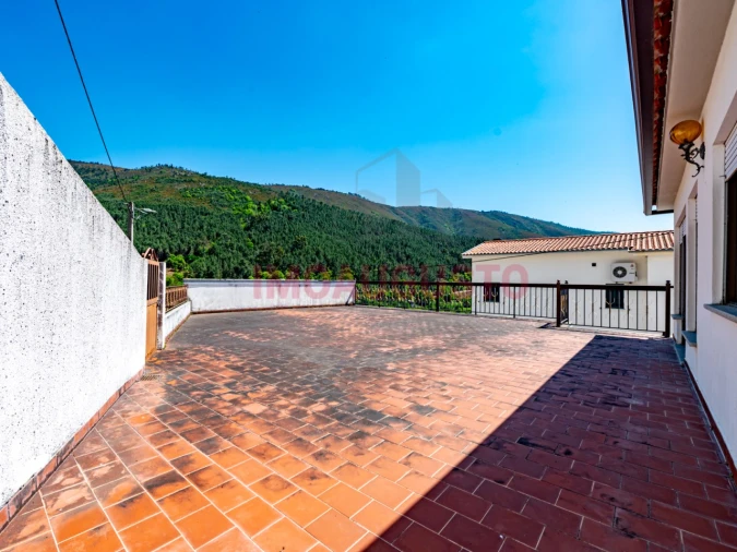 Moradia T5 para Venda em Sazes da Beira Foto 30