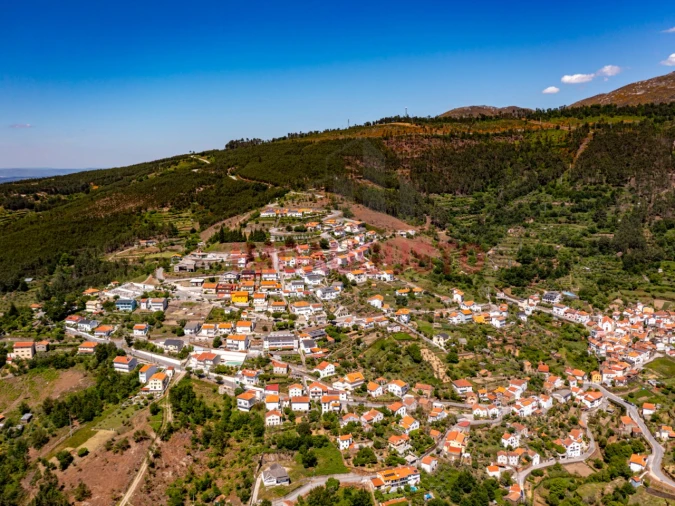 Moradia T5 para Venda em Sazes da Beira Foto 32