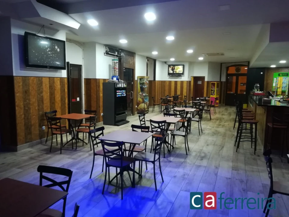 Prédio para Venda em Alcanhões Foto 10