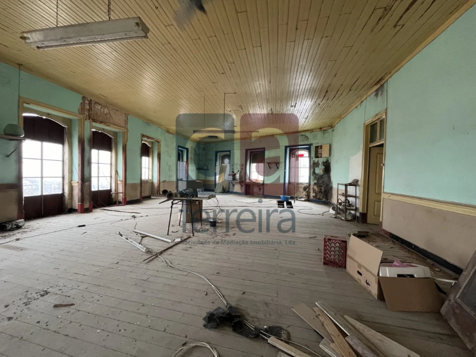 Prédio para Venda em Alcanhões Foto 17
