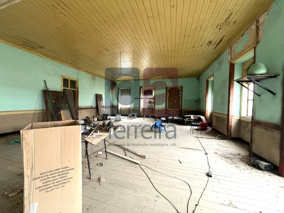 Prédio para Venda em Alcanhões Foto 20