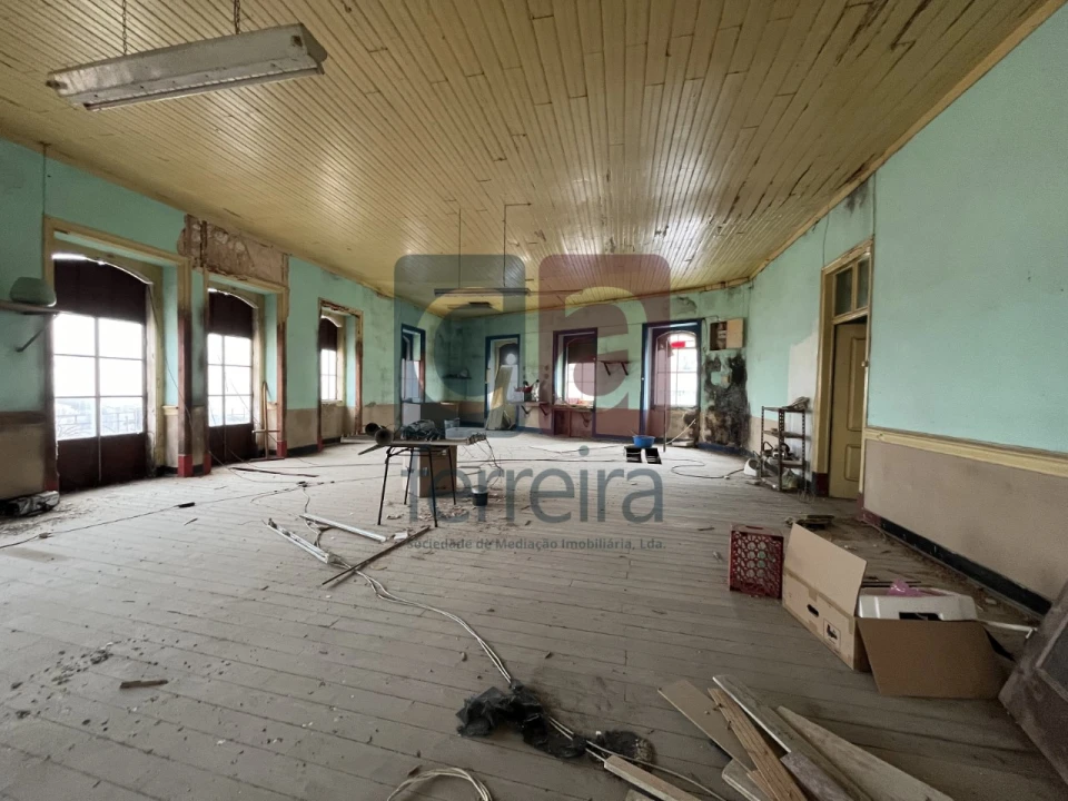 Prédio para Venda em Alcanhões Foto 30