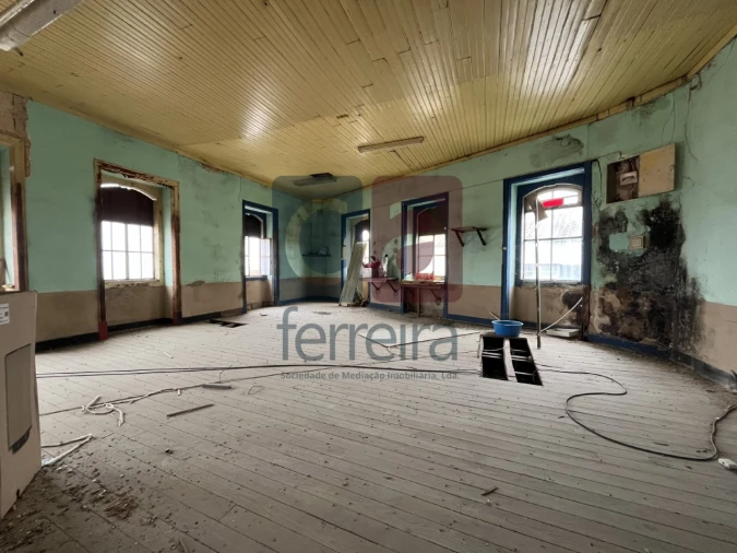 Prédio para Venda em Alcanhões Foto 28