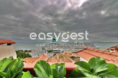 Prédio para Venda em Santa Maria Maior