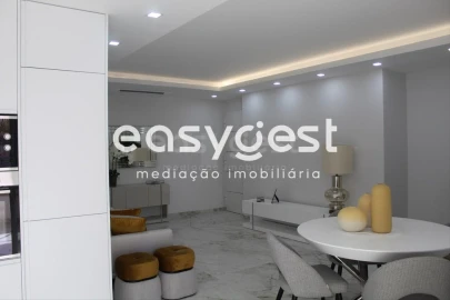 Apartamento T2 para Venda em Lagos (São Sebastião e Santa Maria)
