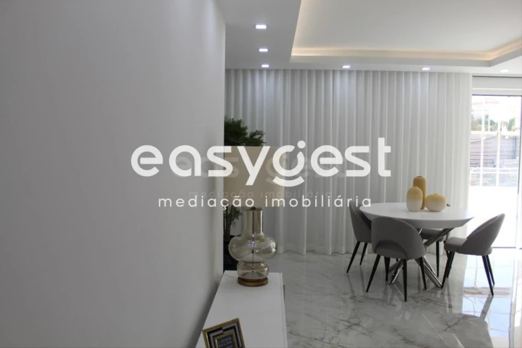 Apartamento T2 para Venda em Lagos (São Sebastião e Santa Maria) Foto 35