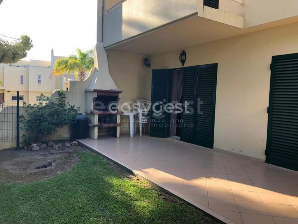 Moradia T2 para Venda em Quarteira Foto 3