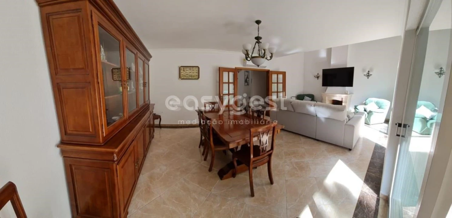 Moradia T2 para Venda em Quarteira Foto 11