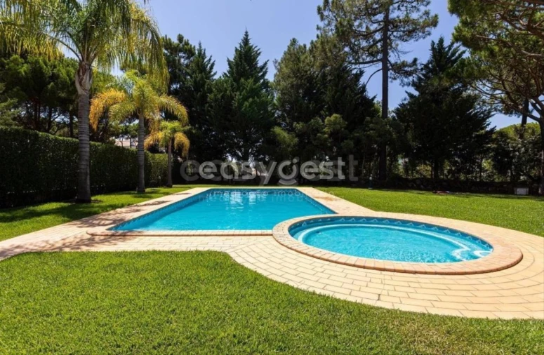 Moradia T2 para Venda em Quarteira Foto 5