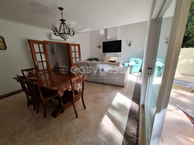 Moradia T2 para Venda em Quarteira Foto 12