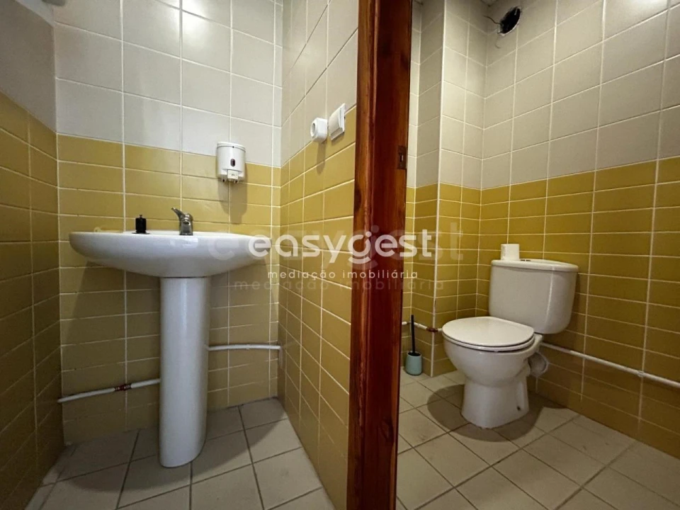 Armazém para Venda em Alverca do Ribatejo e Sobralinho Foto 12