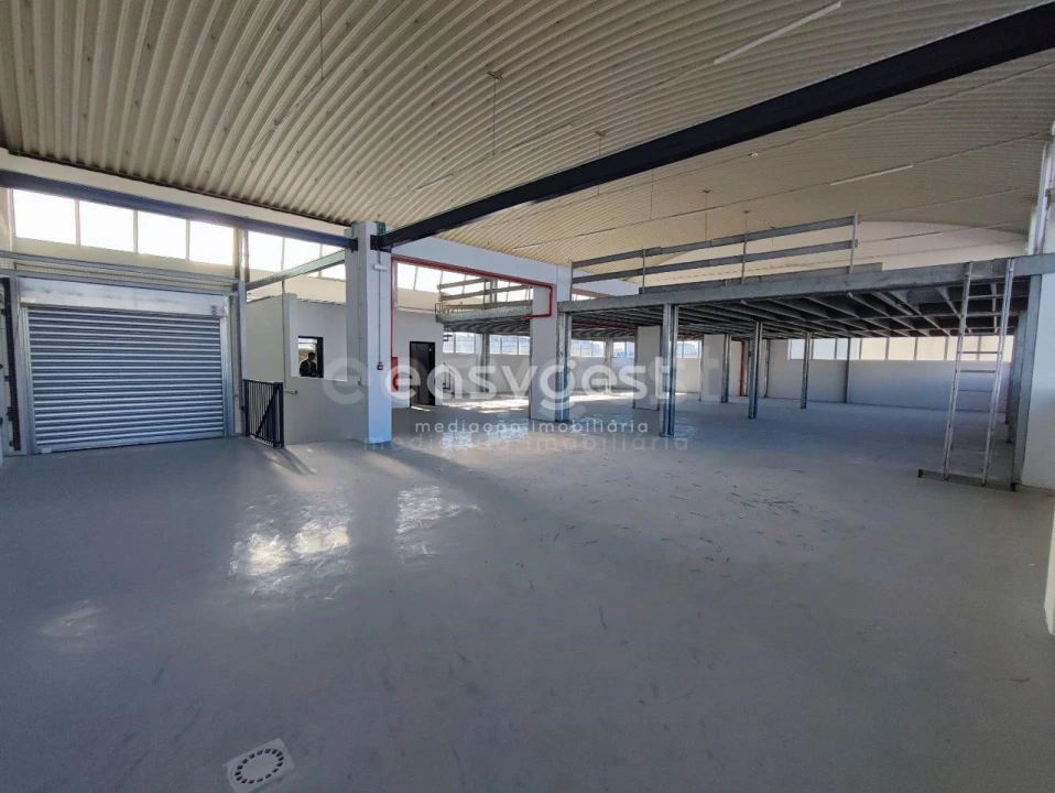 Armazém para Venda em Sacavém e Prior Velho Foto 1