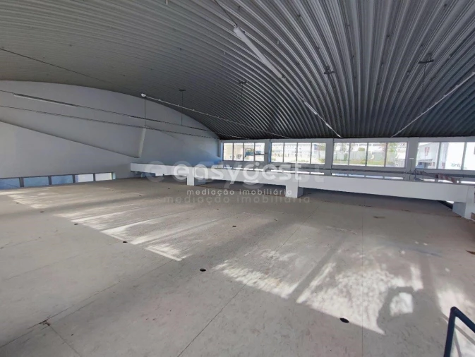 Armazém para Venda em Sacavém e Prior Velho Foto 8