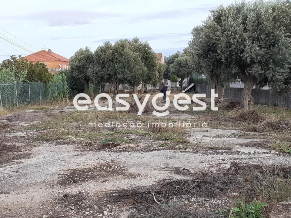 Terreno para Arrendamento em Alverca do Ribatejo e Sobralinho Foto 1