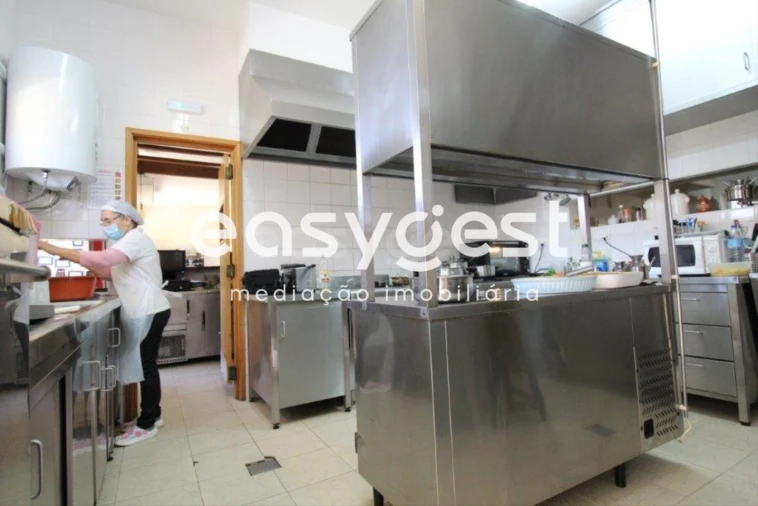 Negócio para Venda em Estômbar e Parchal Foto 6