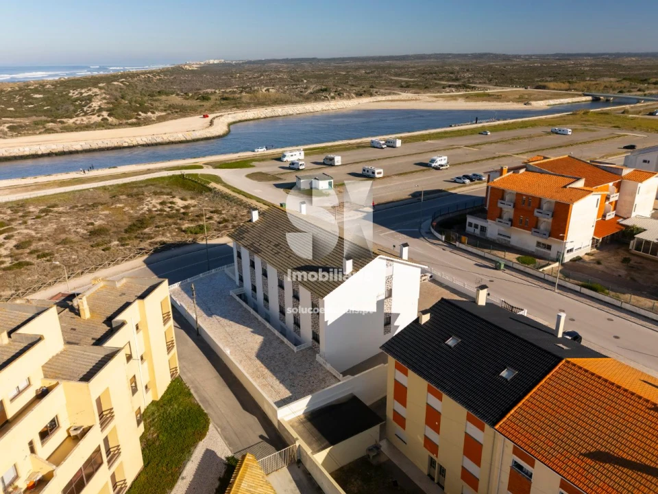 Moradia T6 para Venda em Vieira de Leiria Foto 4