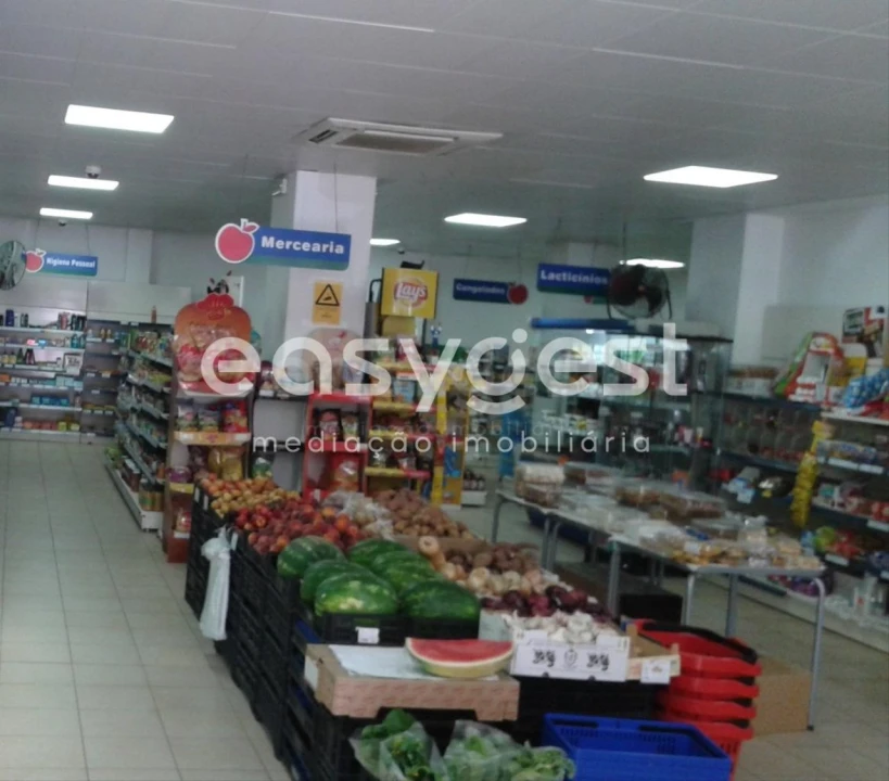 Loja para Venda em Alverca do Ribatejo e Sobralinho Foto 1