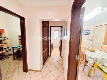 Moradia T5 para Venda em Estômbar e Parchal