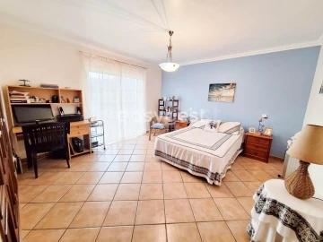 Moradia T5 para Venda em Estômbar e Parchal