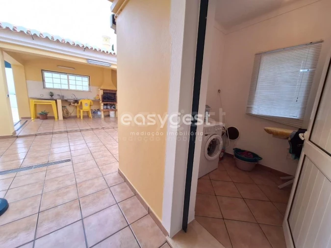 Moradia T5 para Venda em Estômbar e Parchal Foto 17