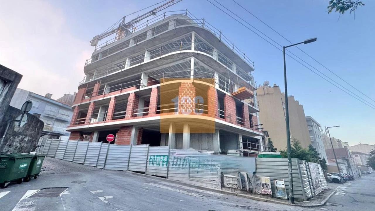 Apartamento T3 para Venda em Mafamude e Vilar do Paraíso Foto 27