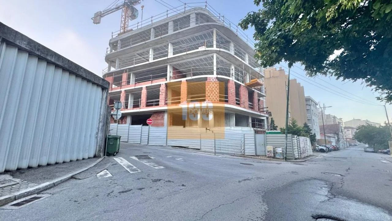 Apartamento T3 para Venda em Mafamude e Vilar do Paraíso Foto 1