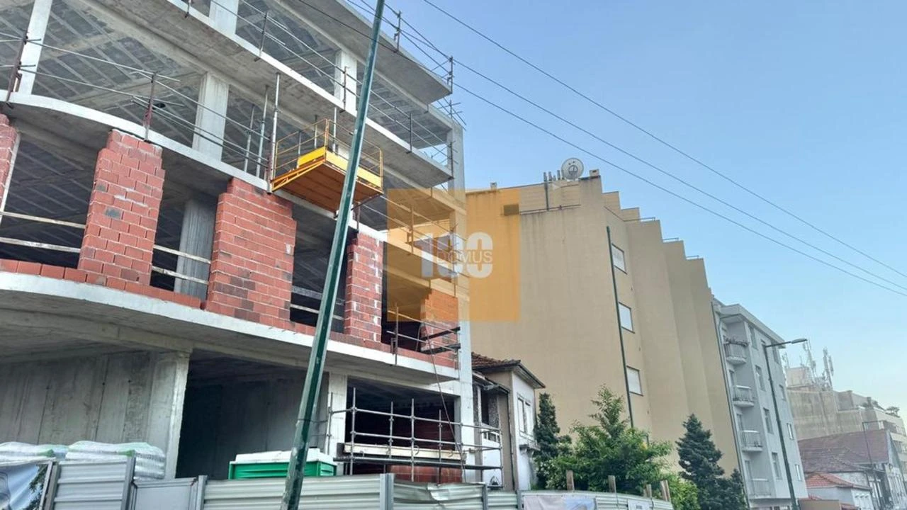 Apartamento T3 para Venda em Mafamude e Vilar do Paraíso Foto 30