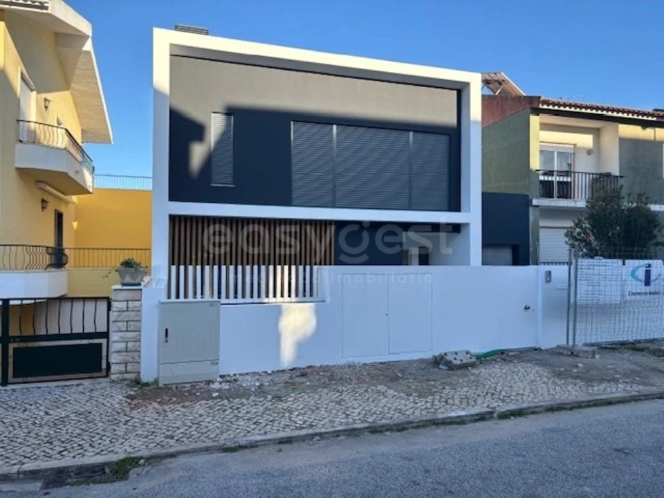 Moradia T9 para Venda em Loures Foto 2