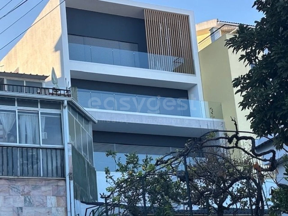 Moradia T9 para Venda em Loures Foto 5