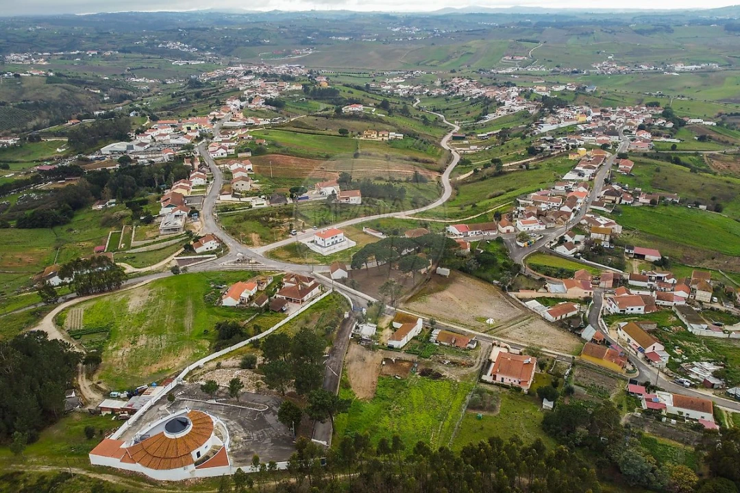 Terreno para Venda em Olhalvo Foto 1