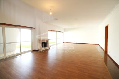 Moradia T3 para Venda em Sesimbra (Castelo)