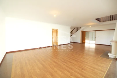 Moradia T3 para Venda em Sesimbra (Castelo)
