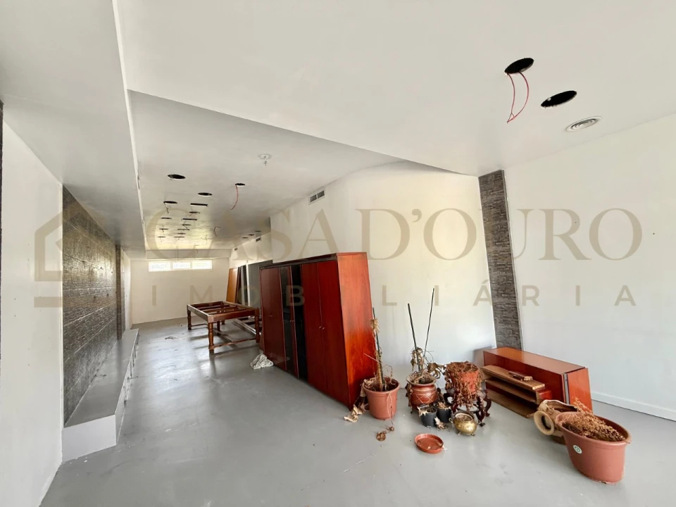 Loja para Arrendamento em Gondomar (São Cosme), Valbom e Jovim Foto 6